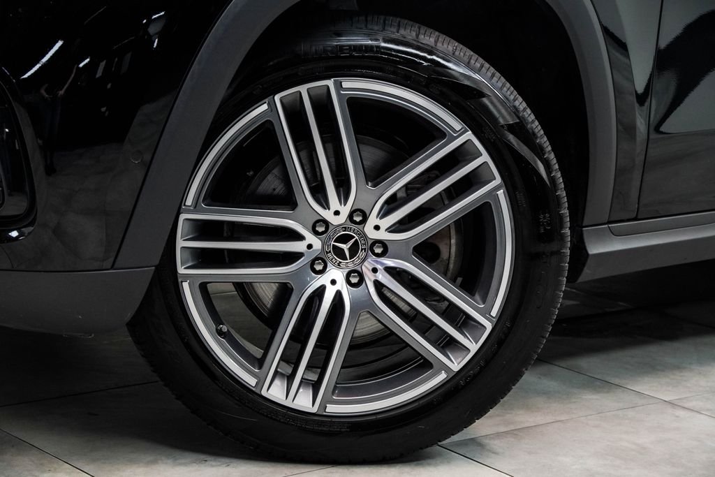 Used 2025 Black Mercedes-Benz GLS 450 image 3