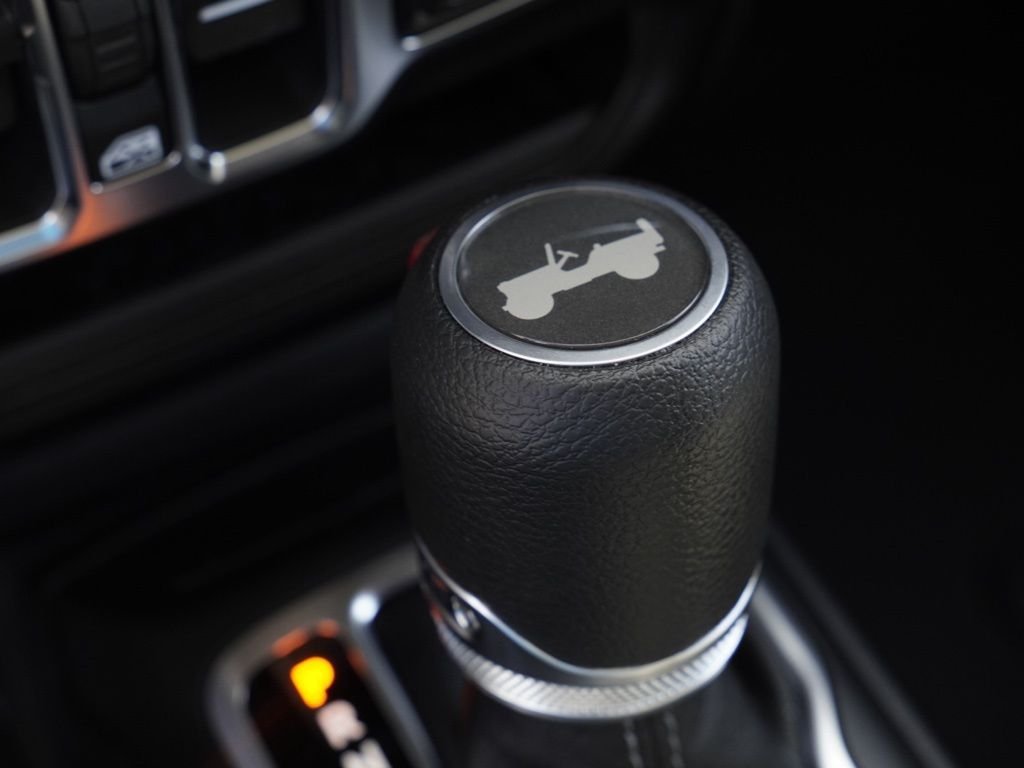 New 2026 Bright White Clear-Coat Exterior Paint Jeep Sport image 16