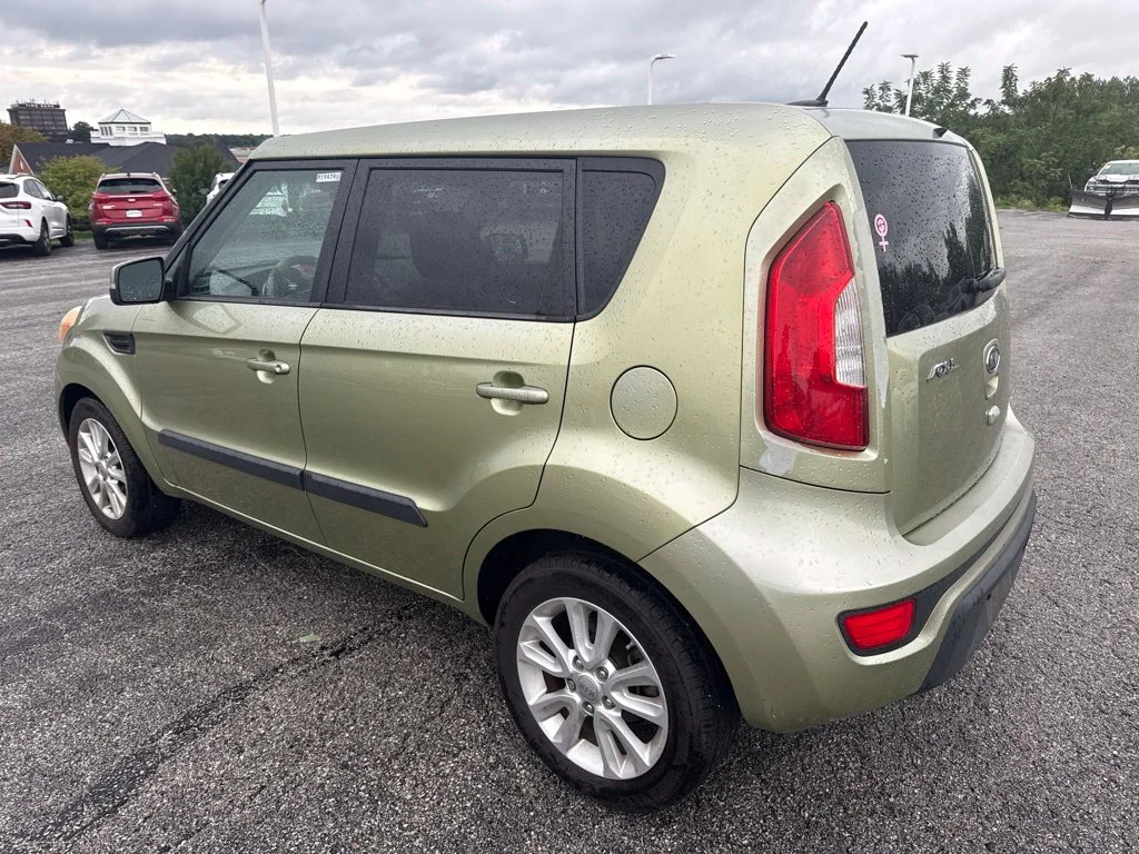 Used 2012 Green Kia Plus image 5