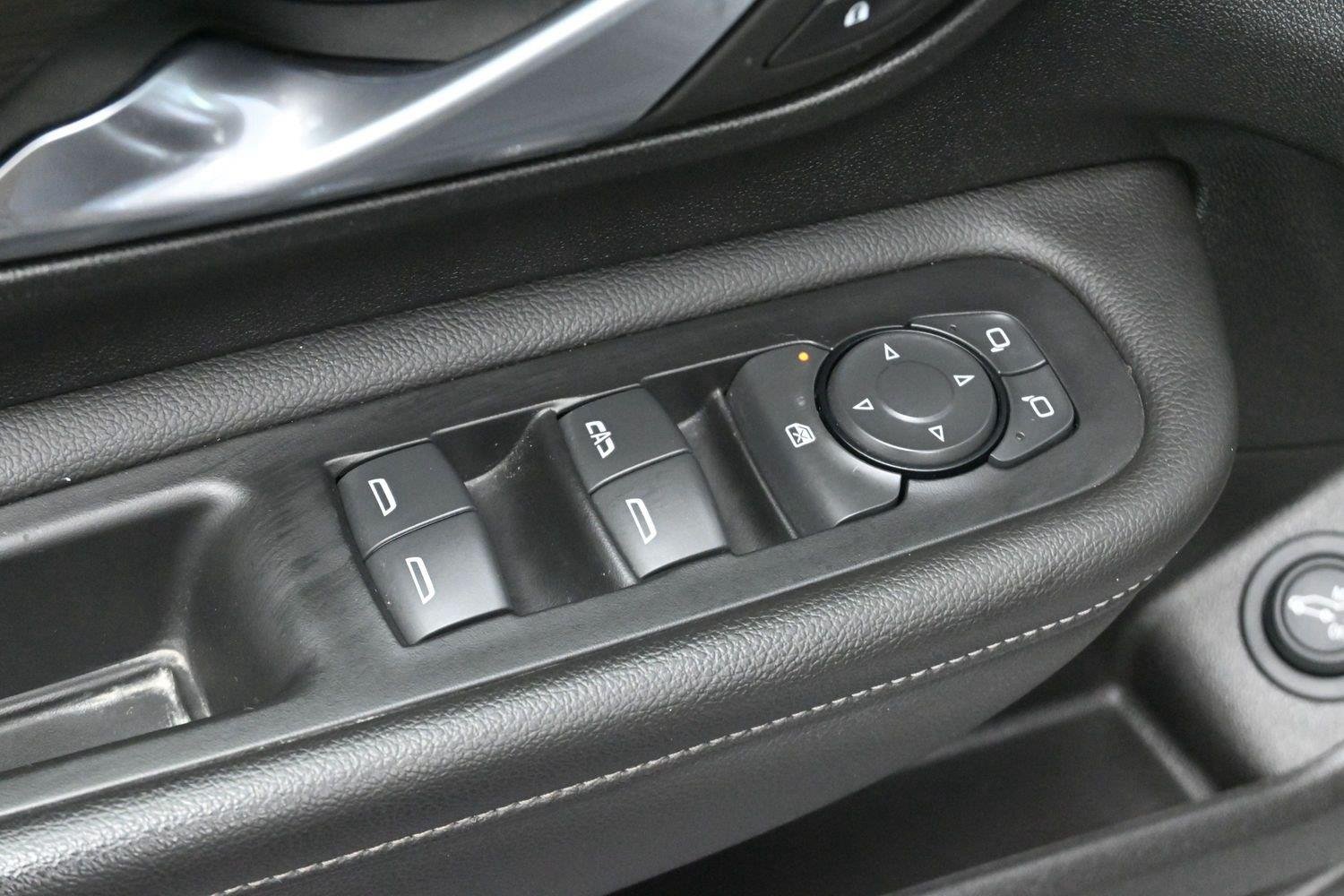 Used 2022 QUICKSILVER METALLIC GMC SLT image 12