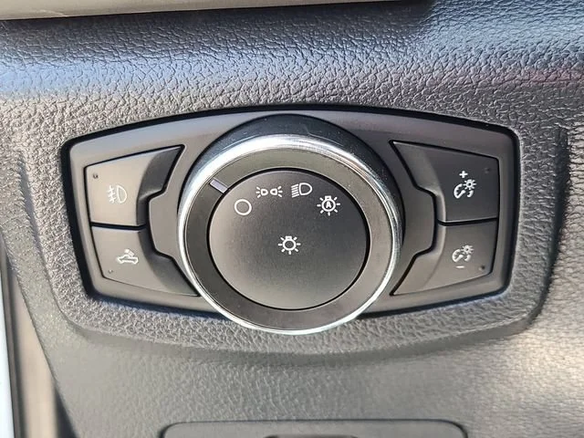Used 2022 White Ford XL image 25