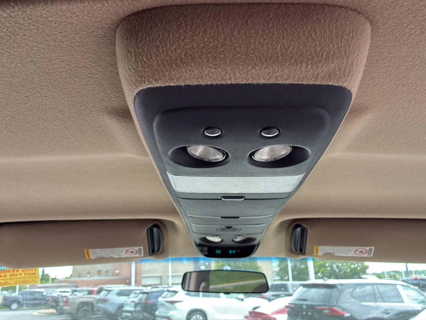Used 2000 Ivory White GMC SL image 7