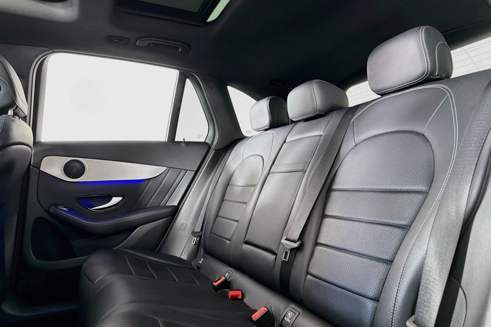 Used 2022 Selenite Grey Metallic Mercedes-Benz GLC 300 image 7