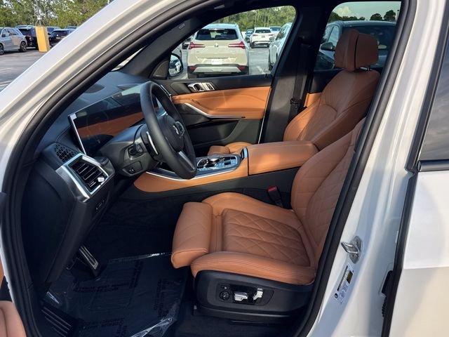 New 2026 Mineral White Metallic BMW sDrive40i image 14