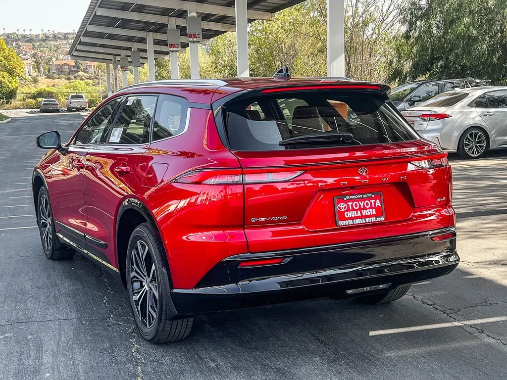 New 2026 Finish Line Red <sup>1</sup> Toyota  XLE image 4