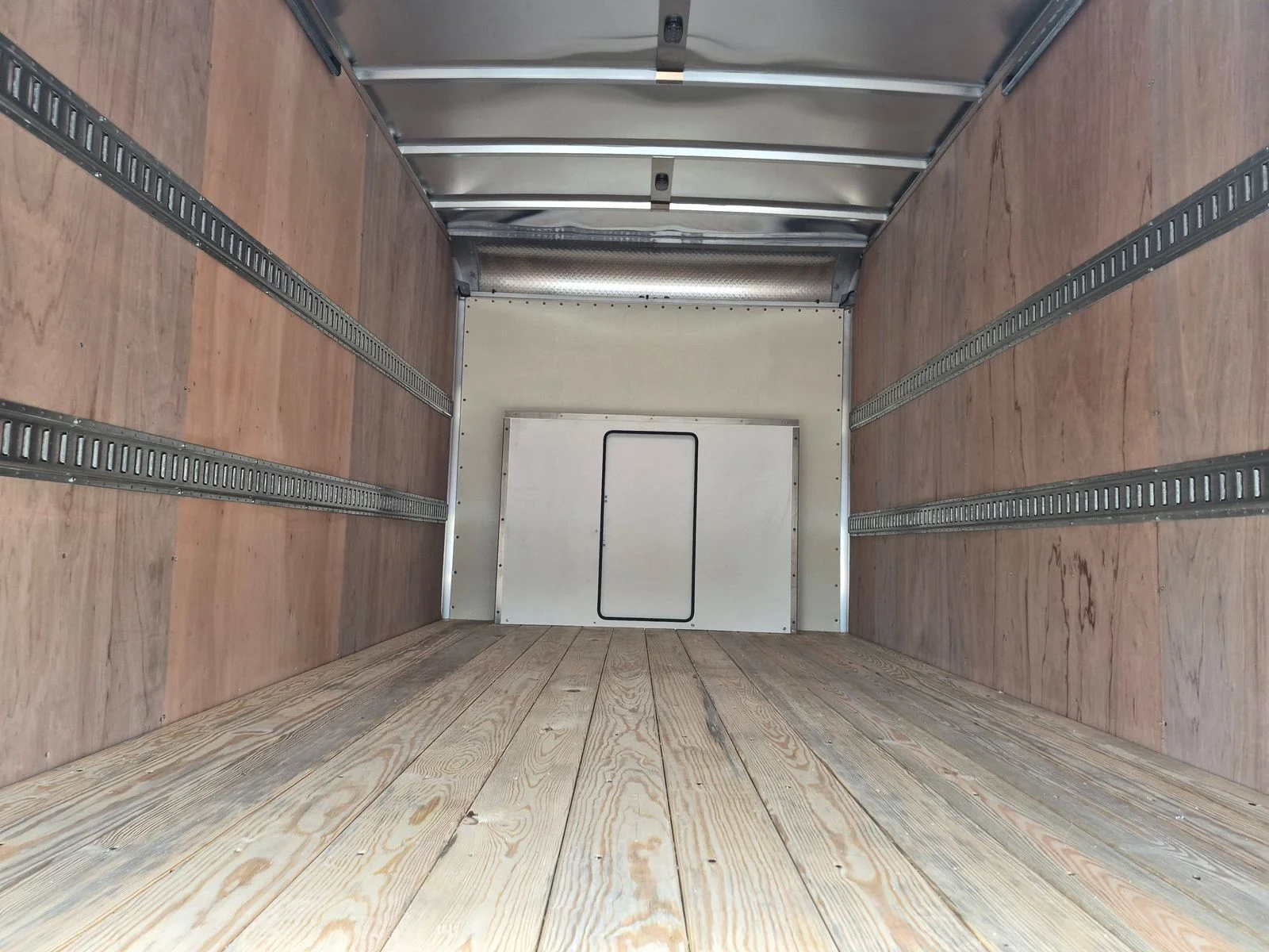 New 2027 Oxford White Ford BOX TRUCK image 8