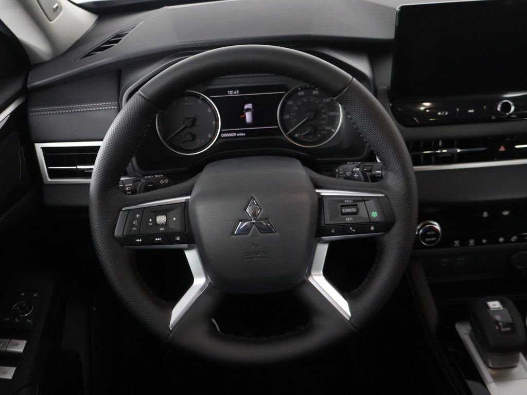 New 2026 Silver Mitsubishi SE image 39