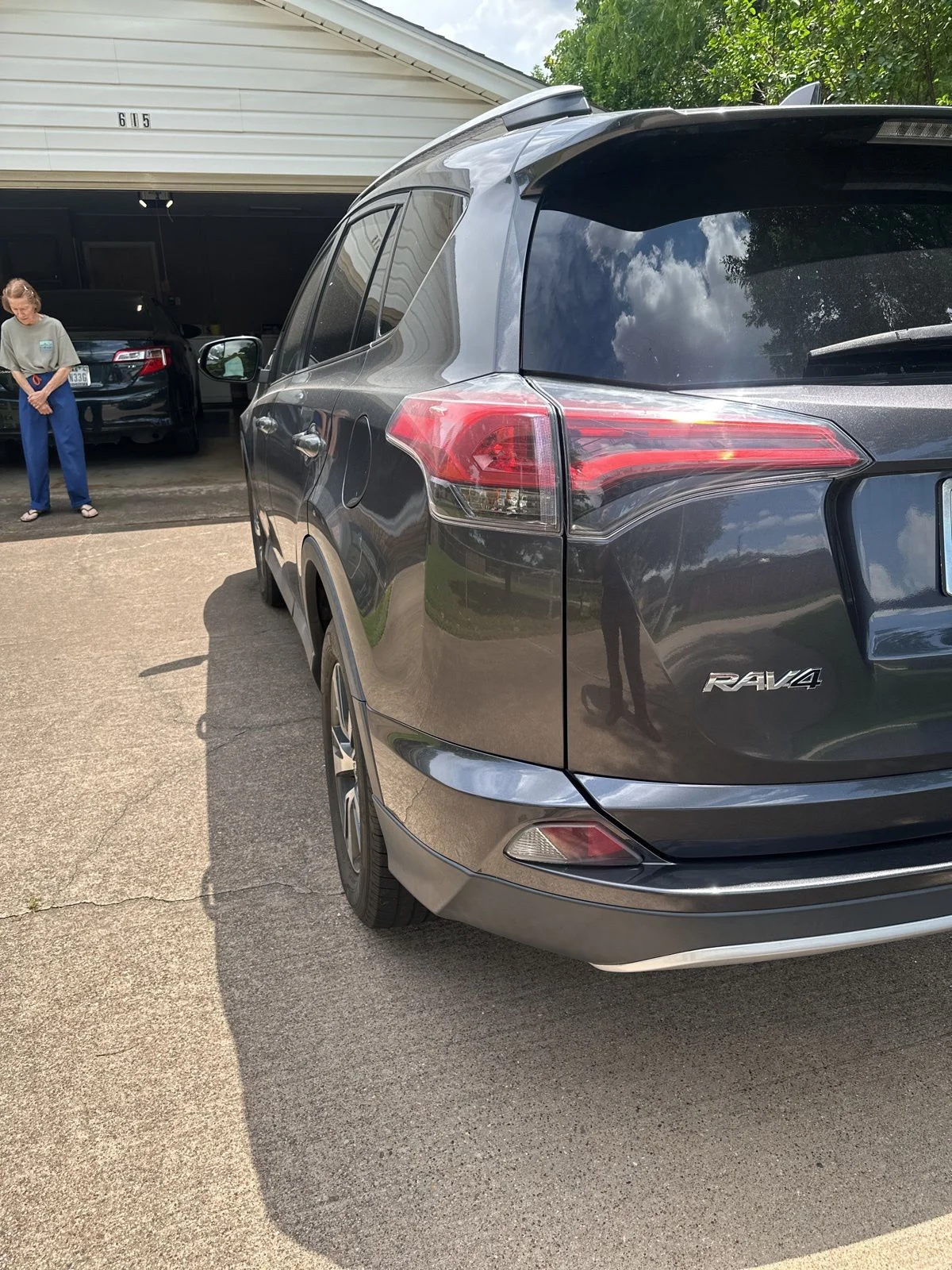 Used 2016 Gray Toyota XLE image 6