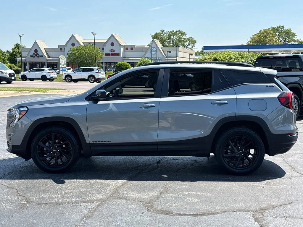 2024 GMC Terrain SLE - Photo 7