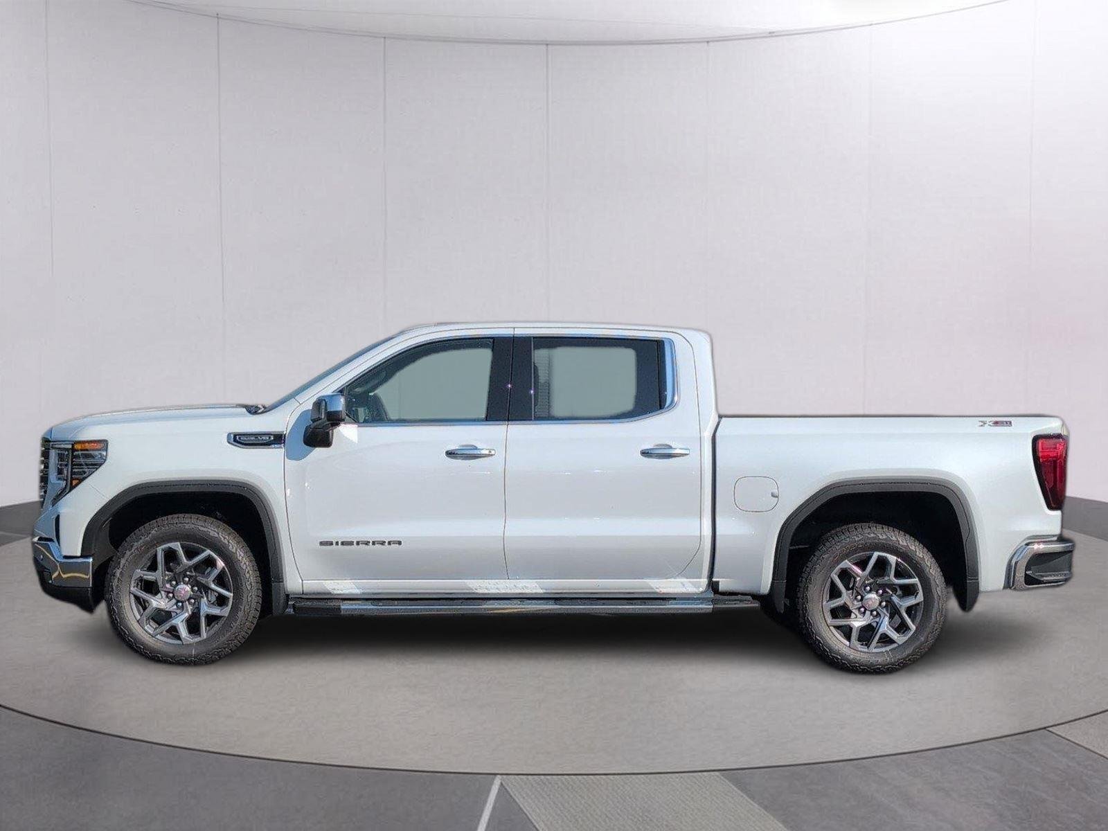 New 2026 Glacier White Tricoat GMC SLT image 2