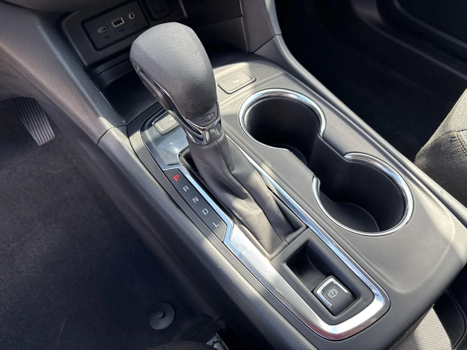 Used 2024 Riptide Blue Metallic Chevrolet LT image 31