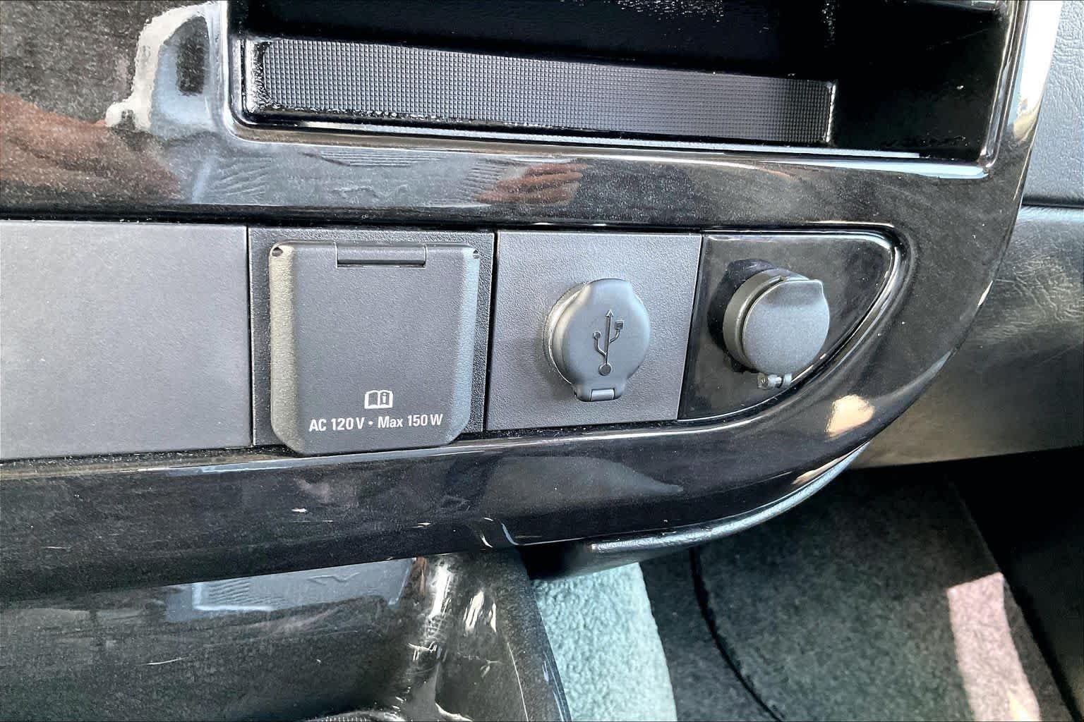 Used 2017 Cyber Gray Metallic Chevrolet  image 29