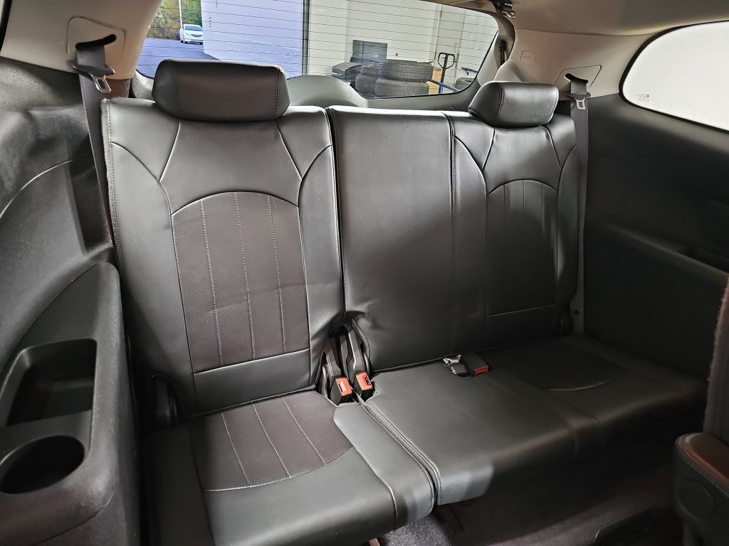 Used 2012 Cyber Gray Metallic Buick Leather image 15