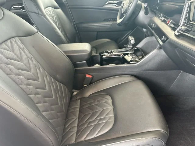 Used 2024 White Kia X-Pro Prestige image 28