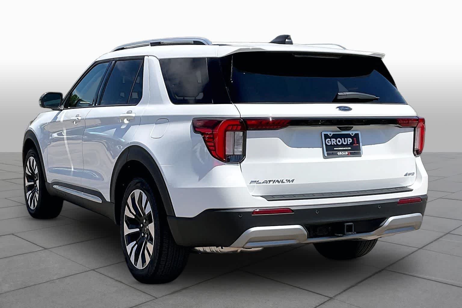 New 2026 Star White Metallic Tri-Coat Ford Platinum™ image 12