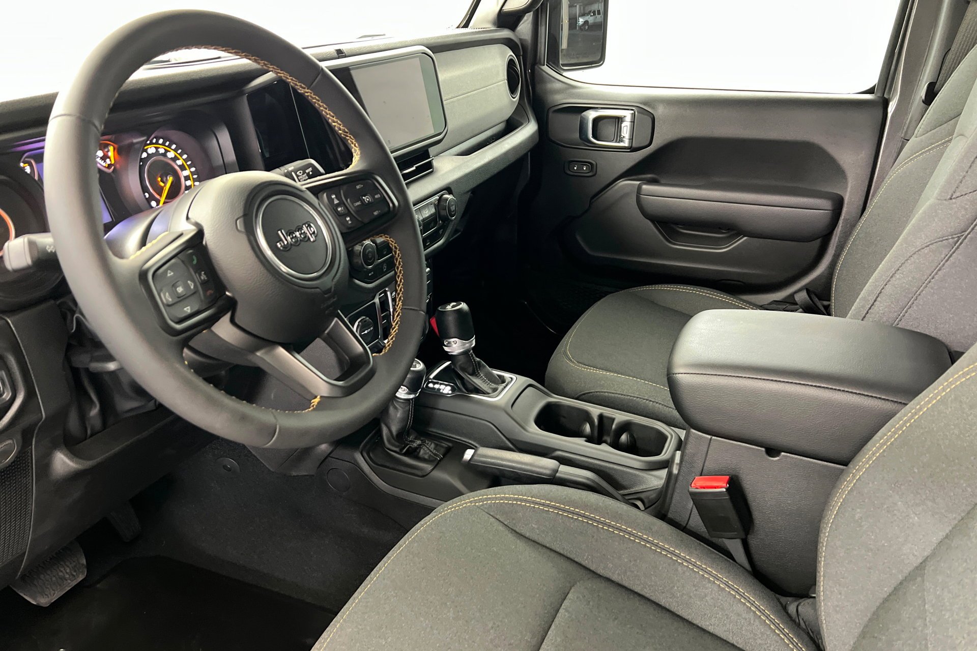 Used 2024 Granite Crystal Metallic Clearcoat Jeep Sport S image 16