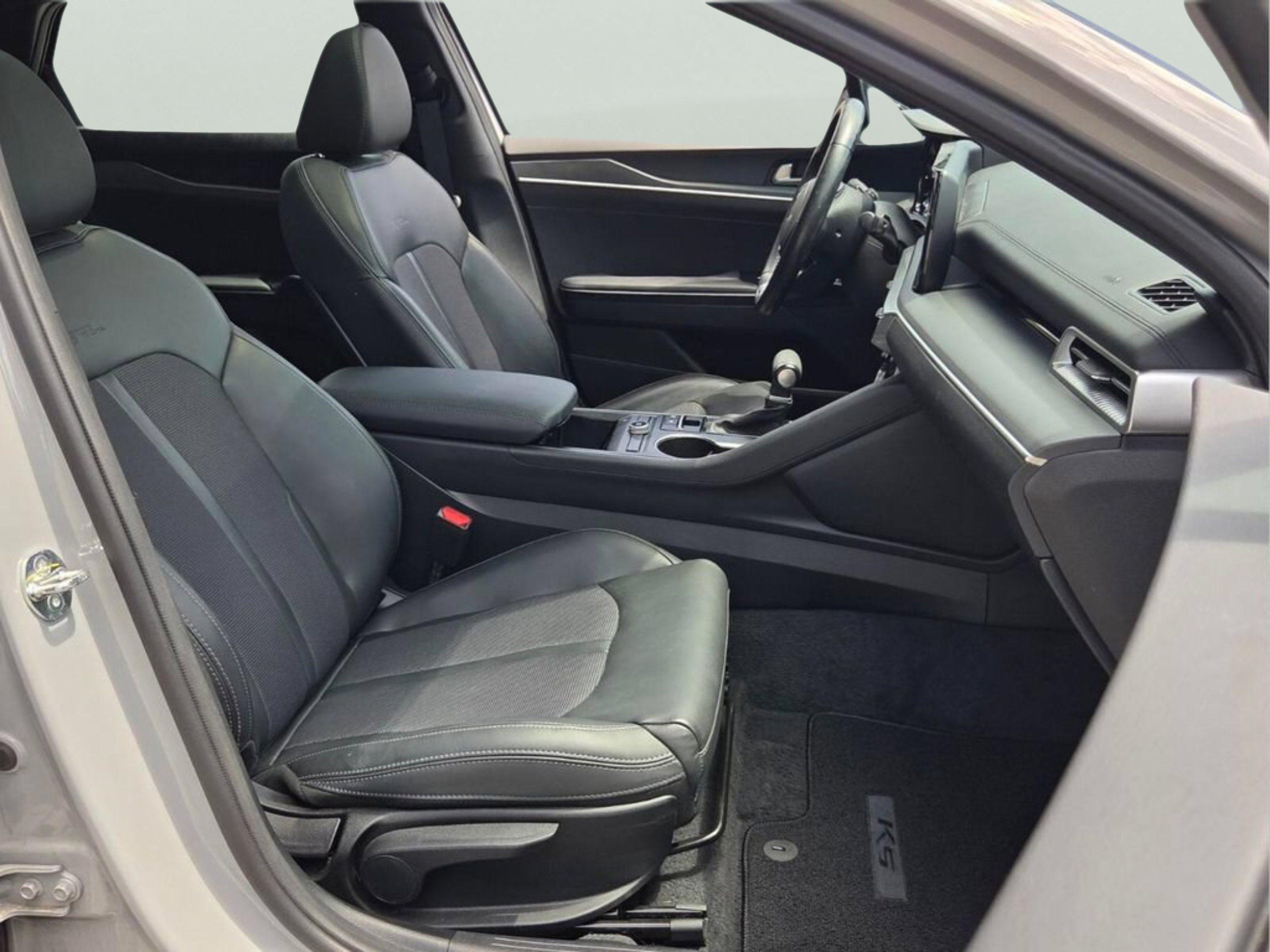 Used 2023 Wolf Gray Kia GT-Line image 20
