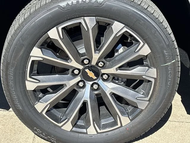 2026 Chevrolet Suburban High Country - Photo 10