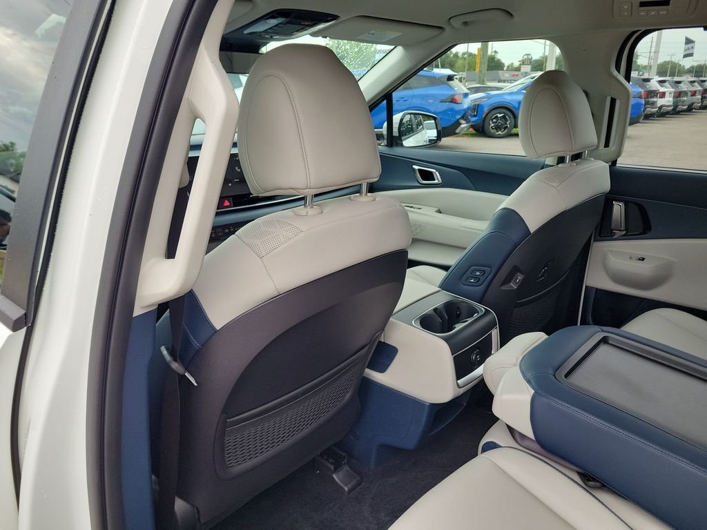 New 2026 White Kia EX image 17
