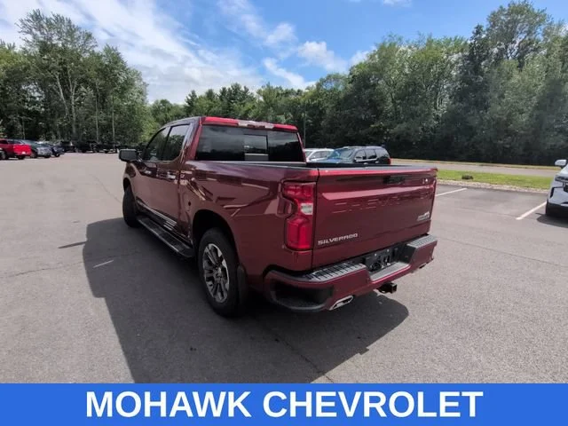 Used 2023 RADIANT RED TINTCOAT Chevrolet High Country image 3