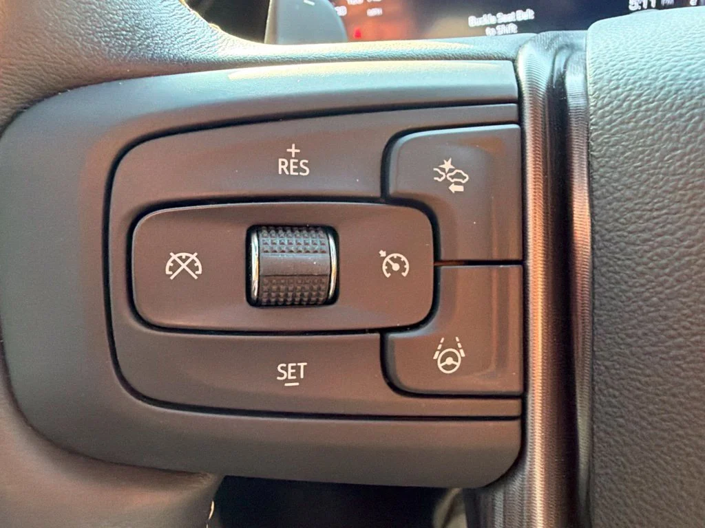 Used 2025 Onyx Black GMC Denali Ultimate image 12