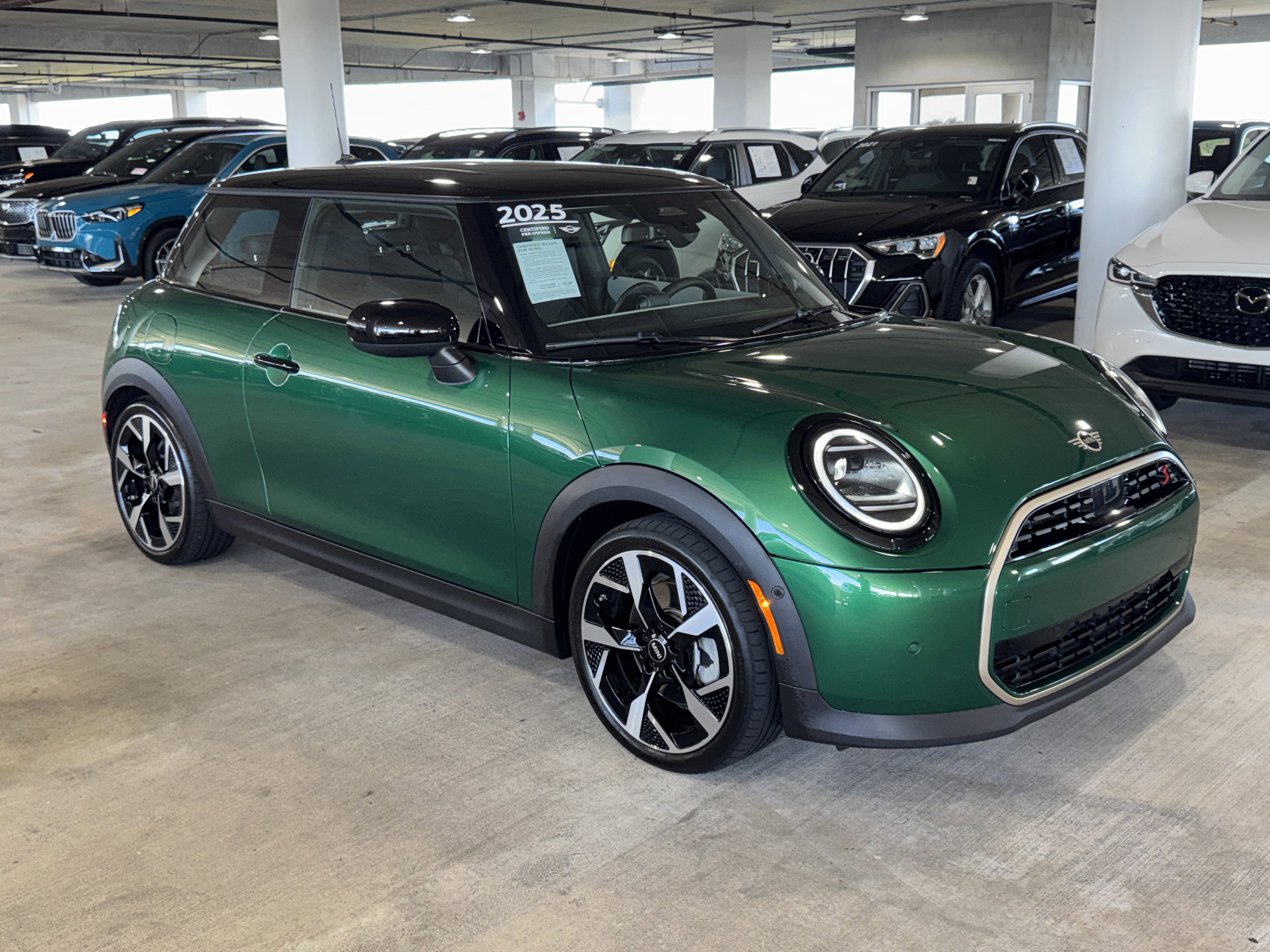 Certified Pre-Owned 2025 MINI Hardtop 2 Door FWD Signature Plus in