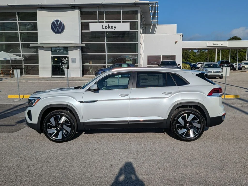 New 2026 White/off-white Volkswagen SE w/Technology image 3