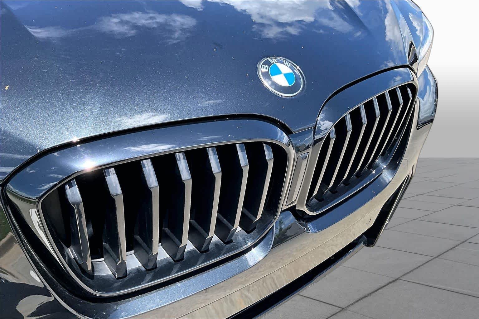 Used 2023 Black Sapphire Metallic BMW sDrive30i image 29