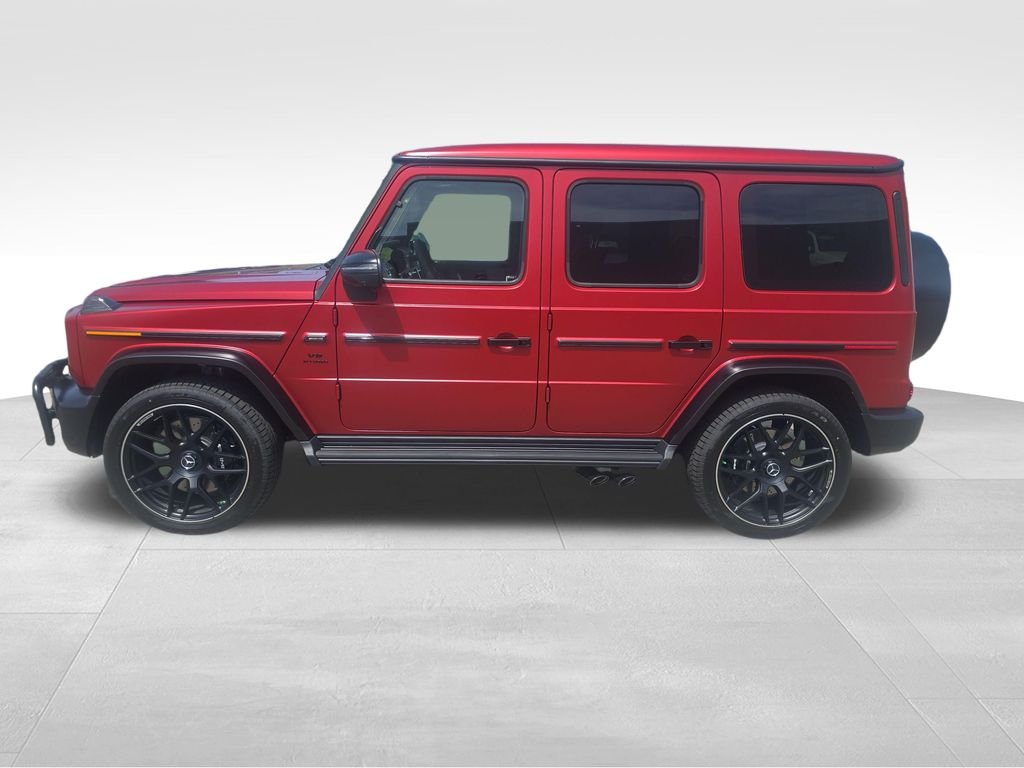 New 2026 MANUFAKTUR Exclusive Cardinal Red Magno Mercedes-Benz AMG® G 63 SUV image 2