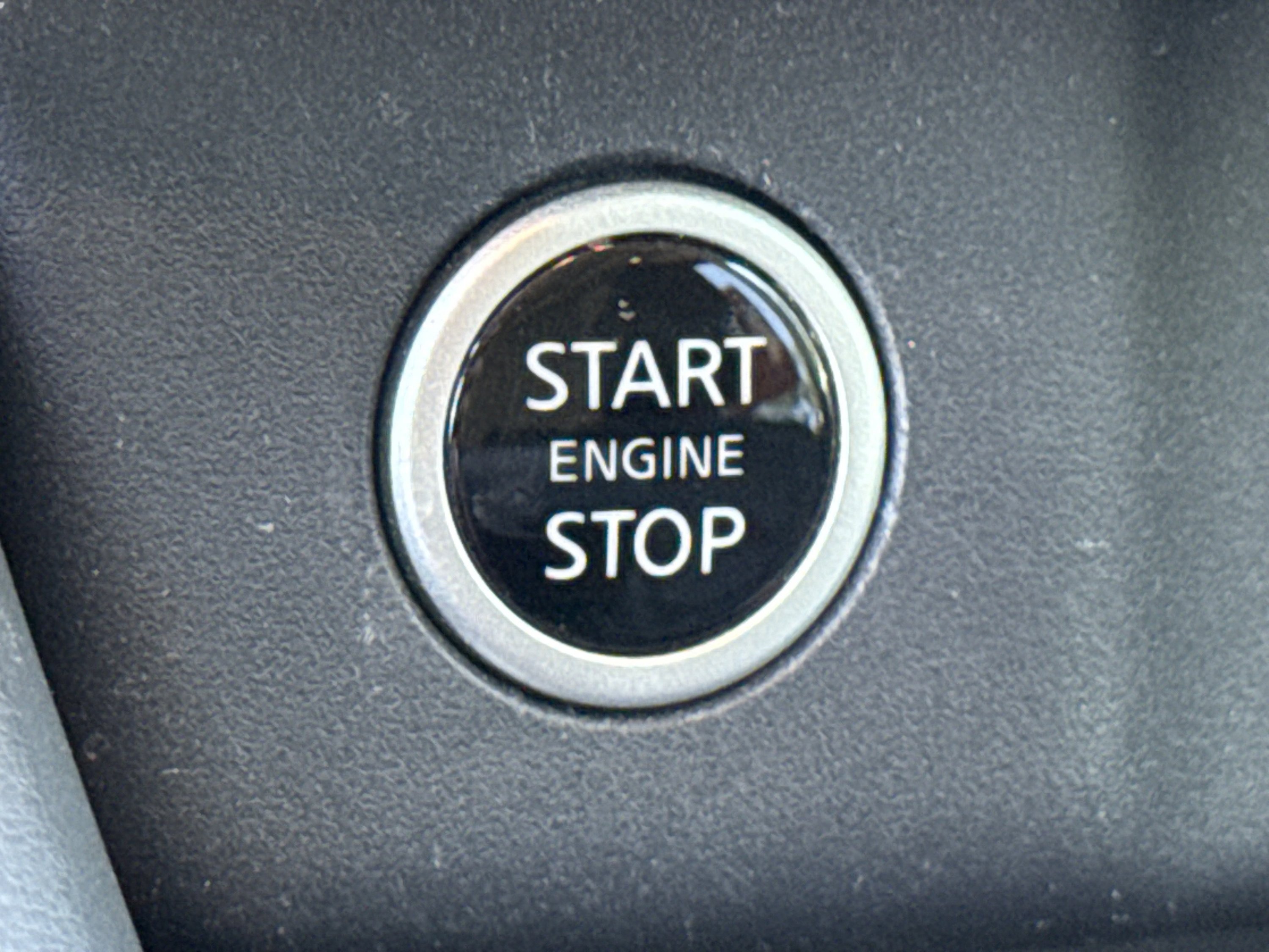 Used 2021 Brilliant Silver Metallic Nissan Platinum image 39