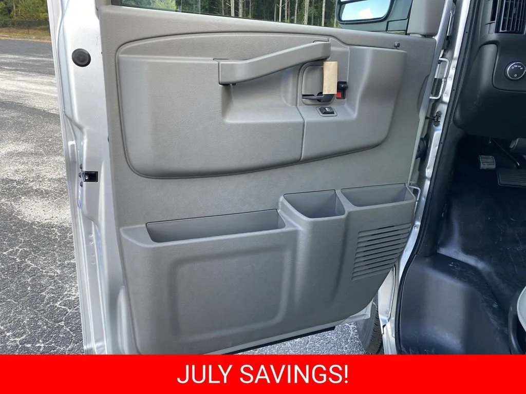 2025 Chevrolet Express Cargo Work Van - Photo 18