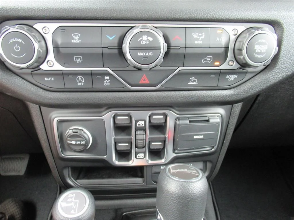 New 2026 Reign Exterior Paint Jeep Sport S image 24