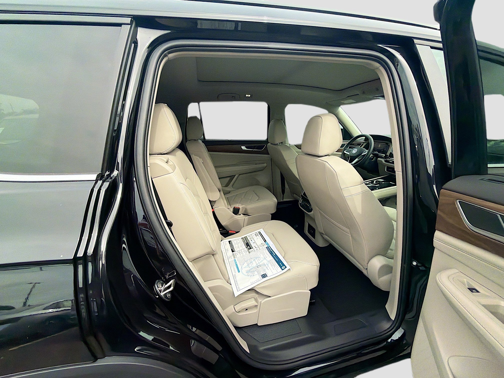 New 2026 Black Volkswagen 2.0T SE w/Technology image 22