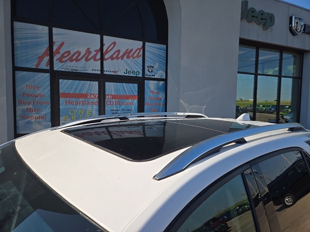 Used 2023 White Chevrolet Premier image 18