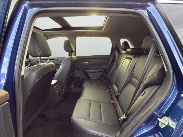 Used 2023 Blue Nissan SV image 27
