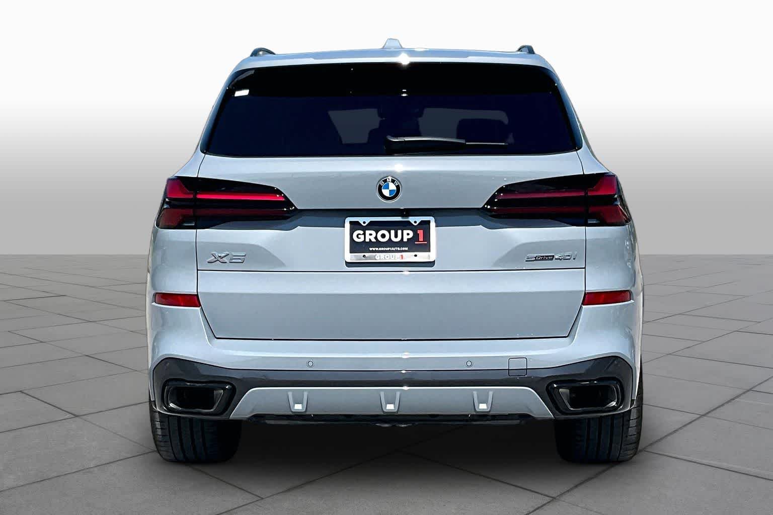 Used 2026 Brooklyn Grey Metallic BMW sDrive40i image 4
