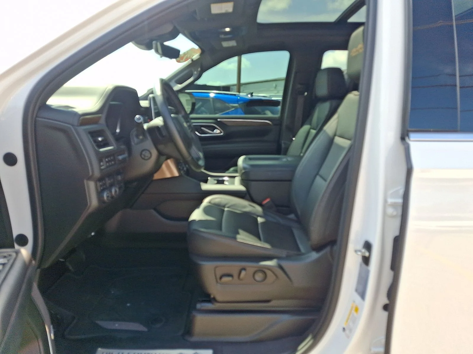 Used 2023 White Chevrolet High Country image 13