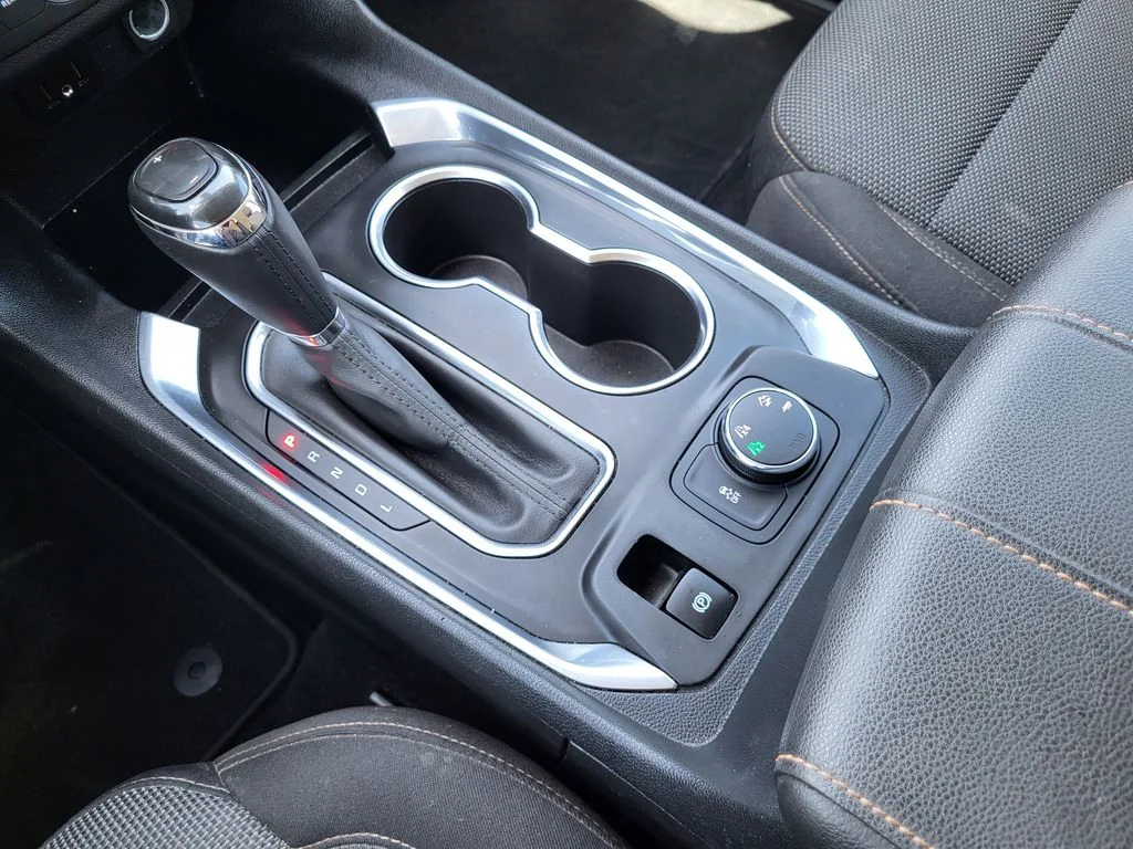 Used 2019 GRAPHITE METALLIC Chevrolet LT Cloth image 16
