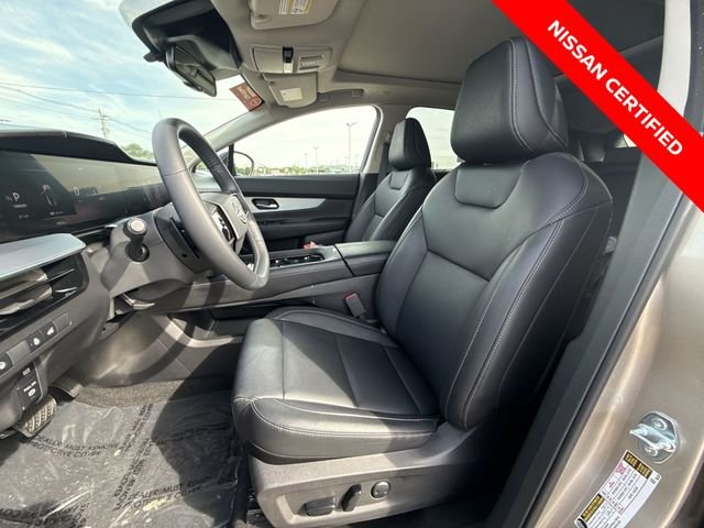 Used 2025 Gold Nissan SL image 11