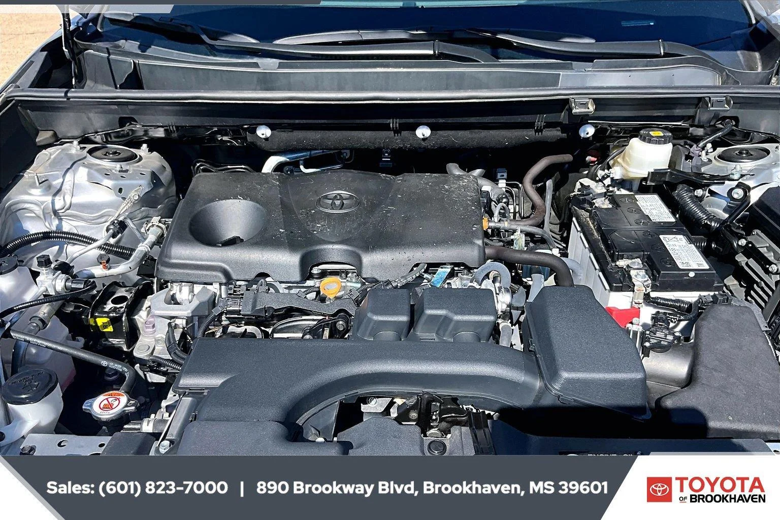 Used 2023 Silver Sky Metallic Toyota XLE image 8