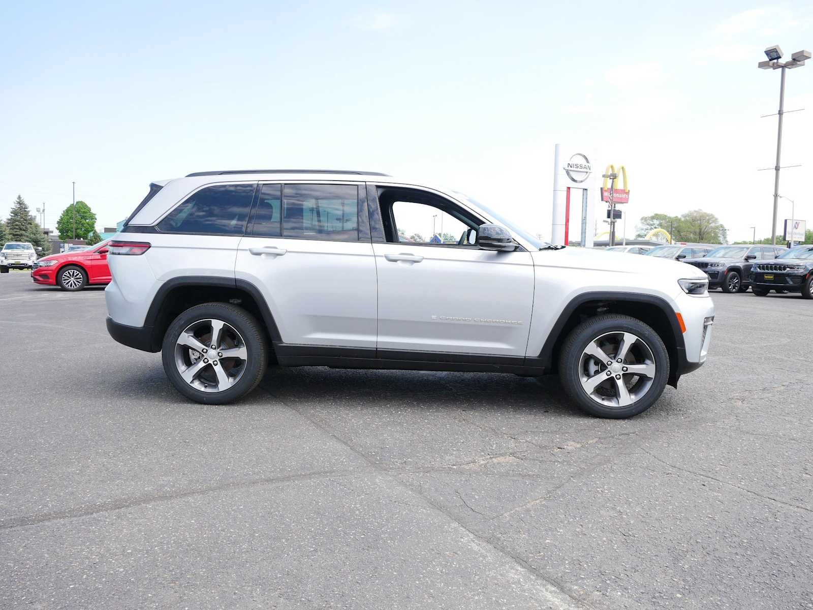 New 2026 Silver Zynith Jeep Limited image 8