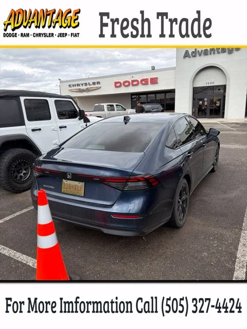 Used 2025  Honda SE image 4