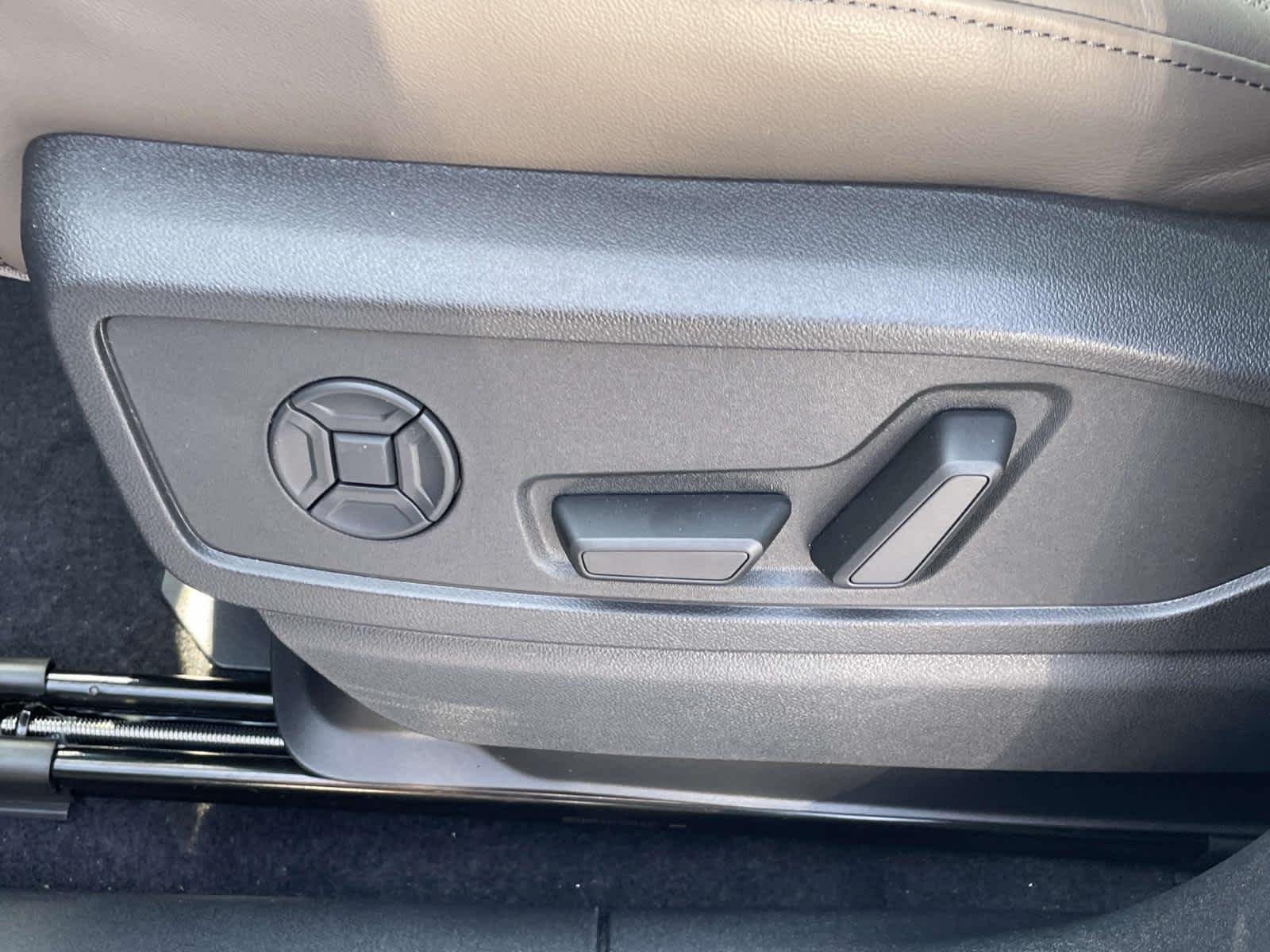 New 2026 0E0E/Black Audi Premium Plus image 16