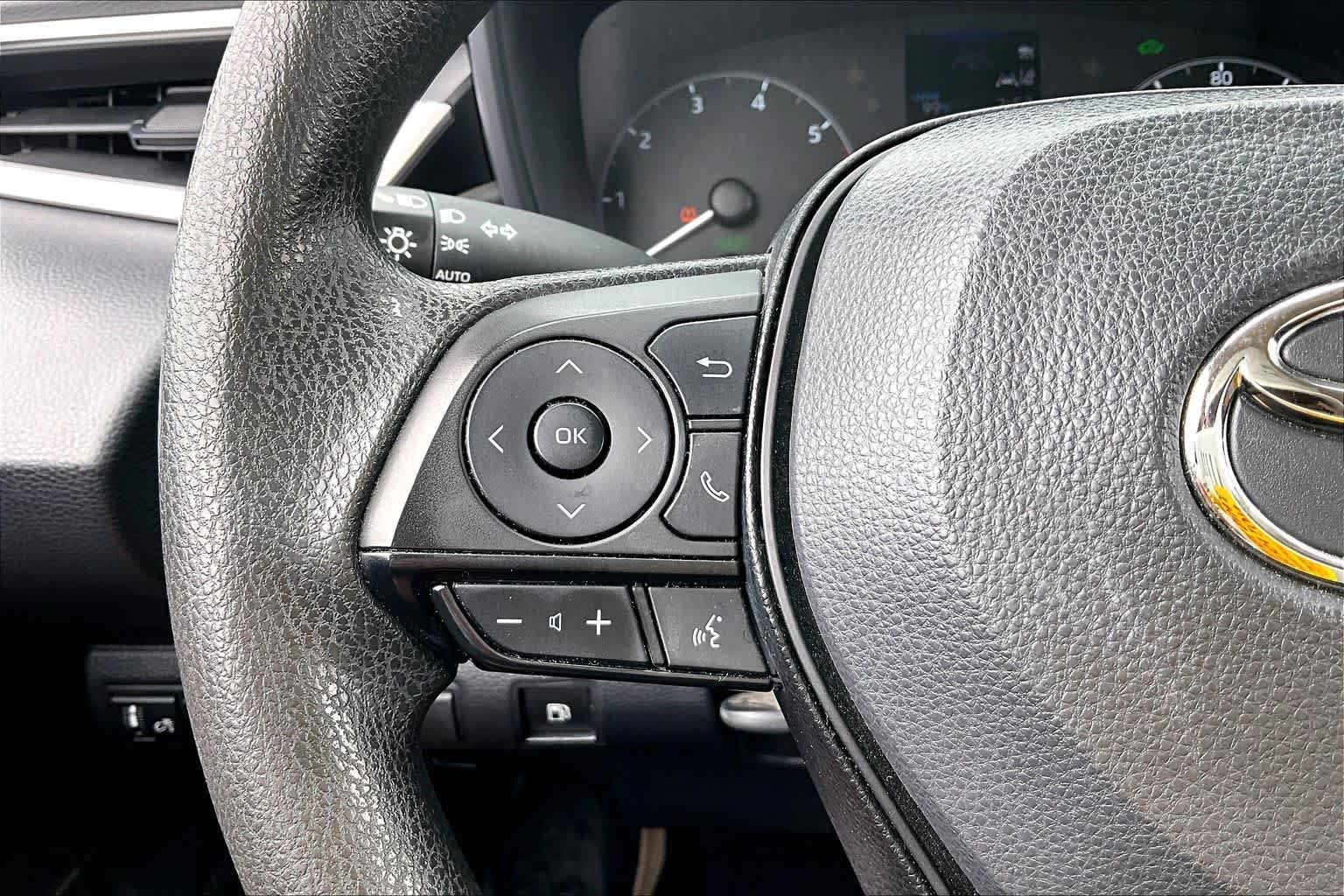 Used 2025 Celestite Toyota Hybrid LE image 22