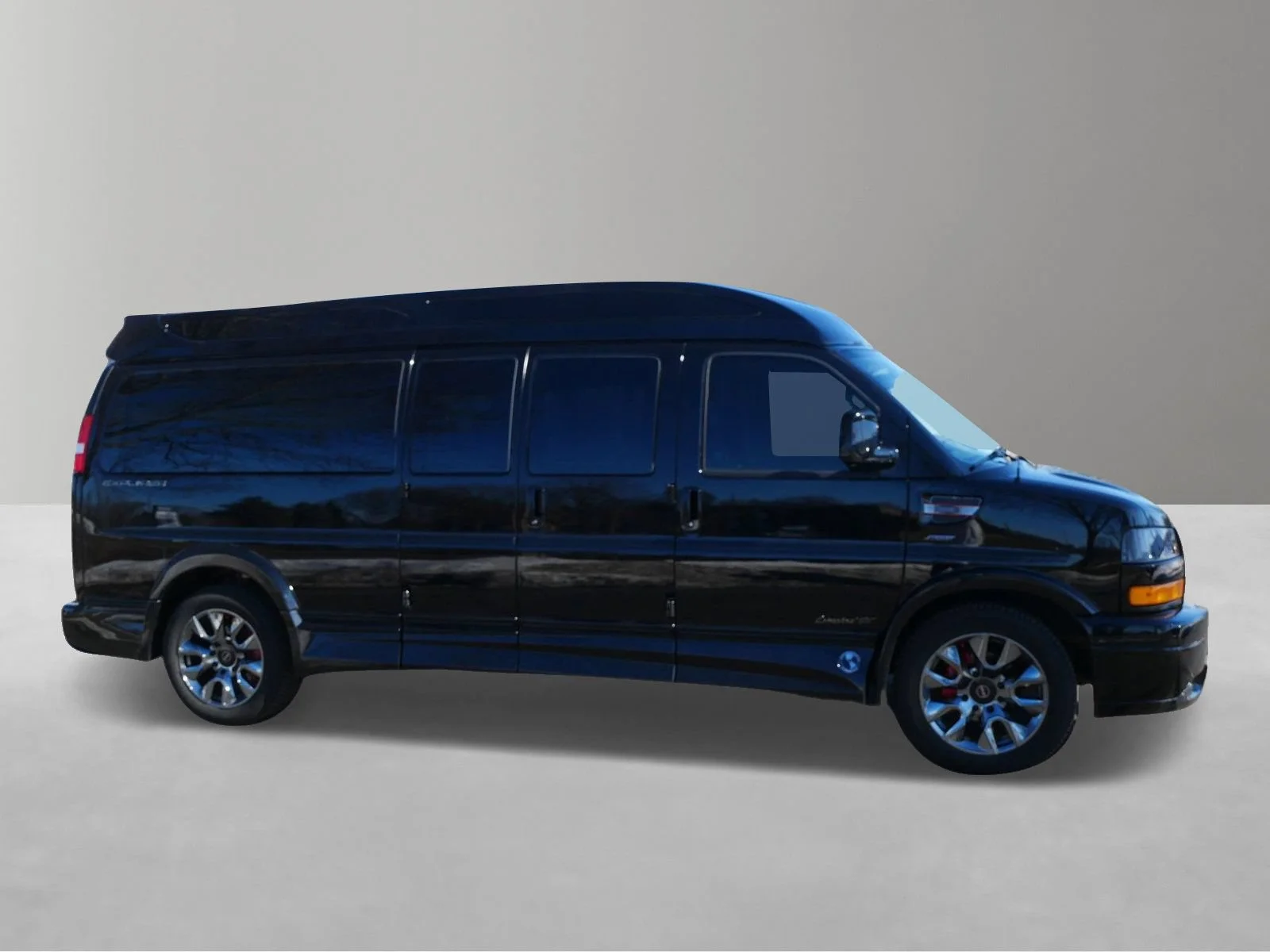 Used 2025 Onyx Black GMC Work Van image 5