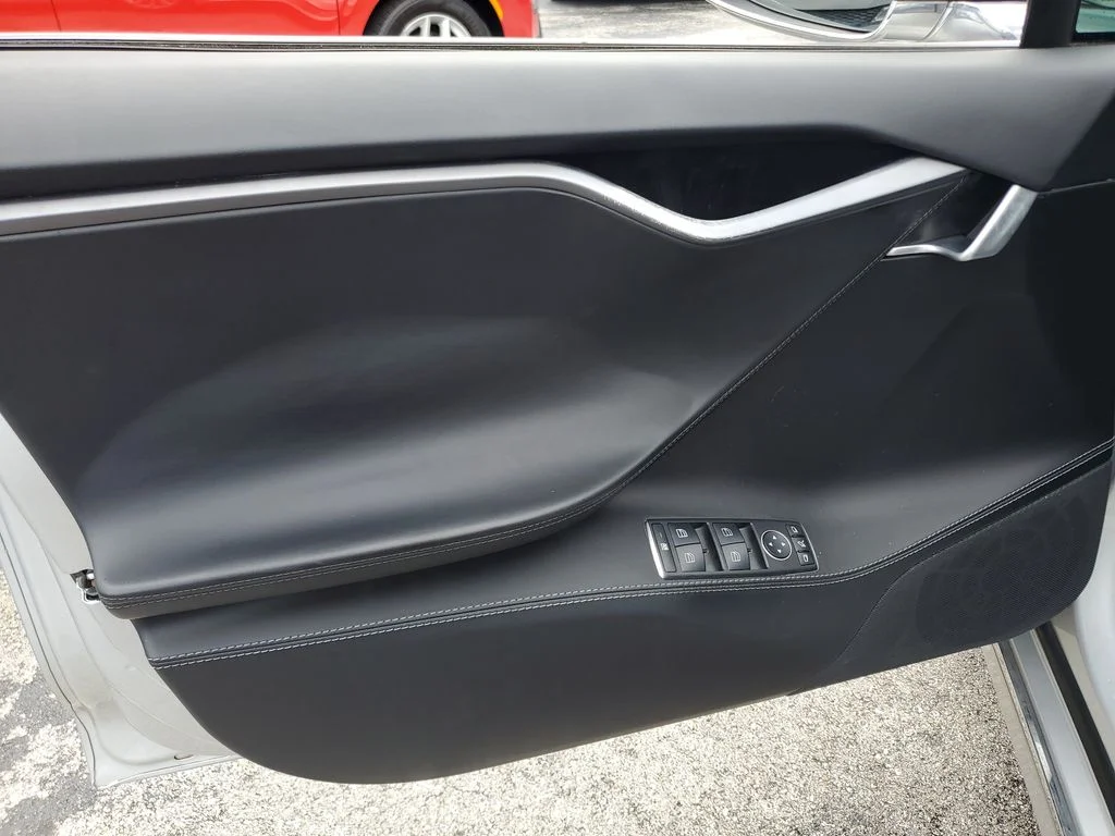 Used 2018 Gray Tesla  image 19