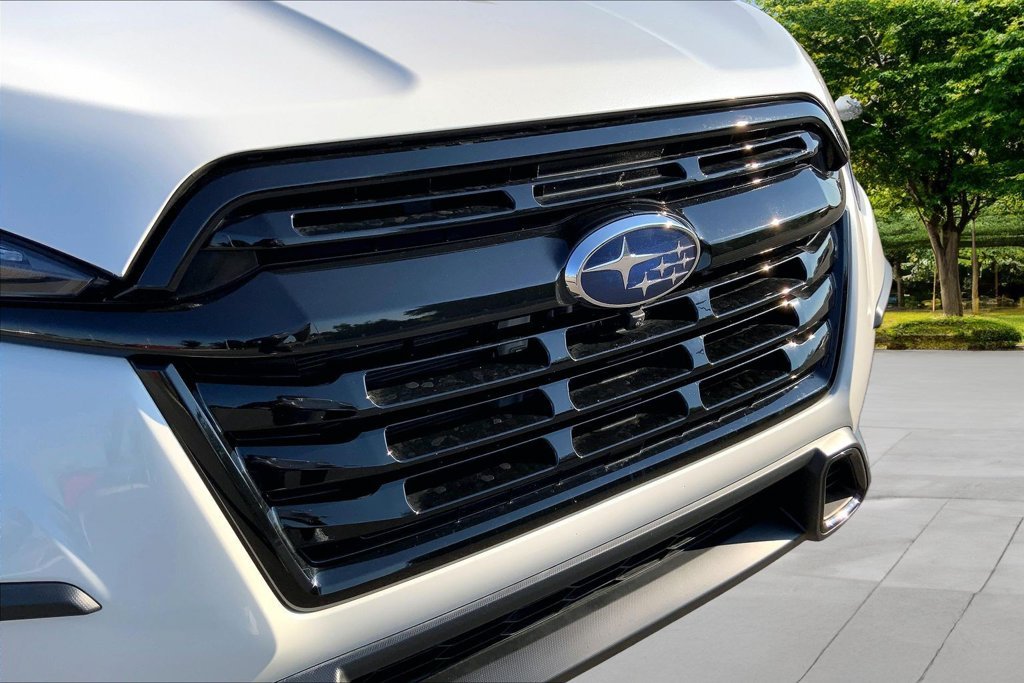 Used 2026 White Subaru Onyx Edition Touring image 32