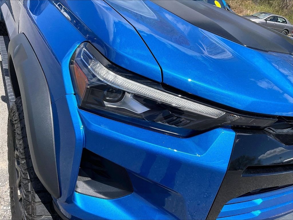 Used 2023 Blue Chevrolet ZR2 image 31
