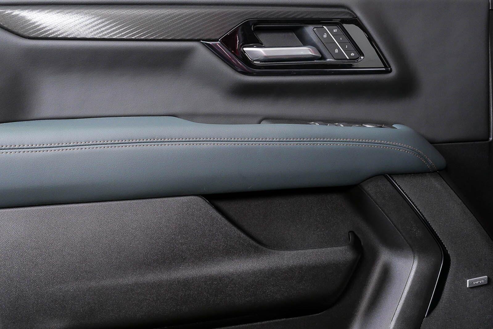 2026 GMC Yukon AT4 - Photo 6