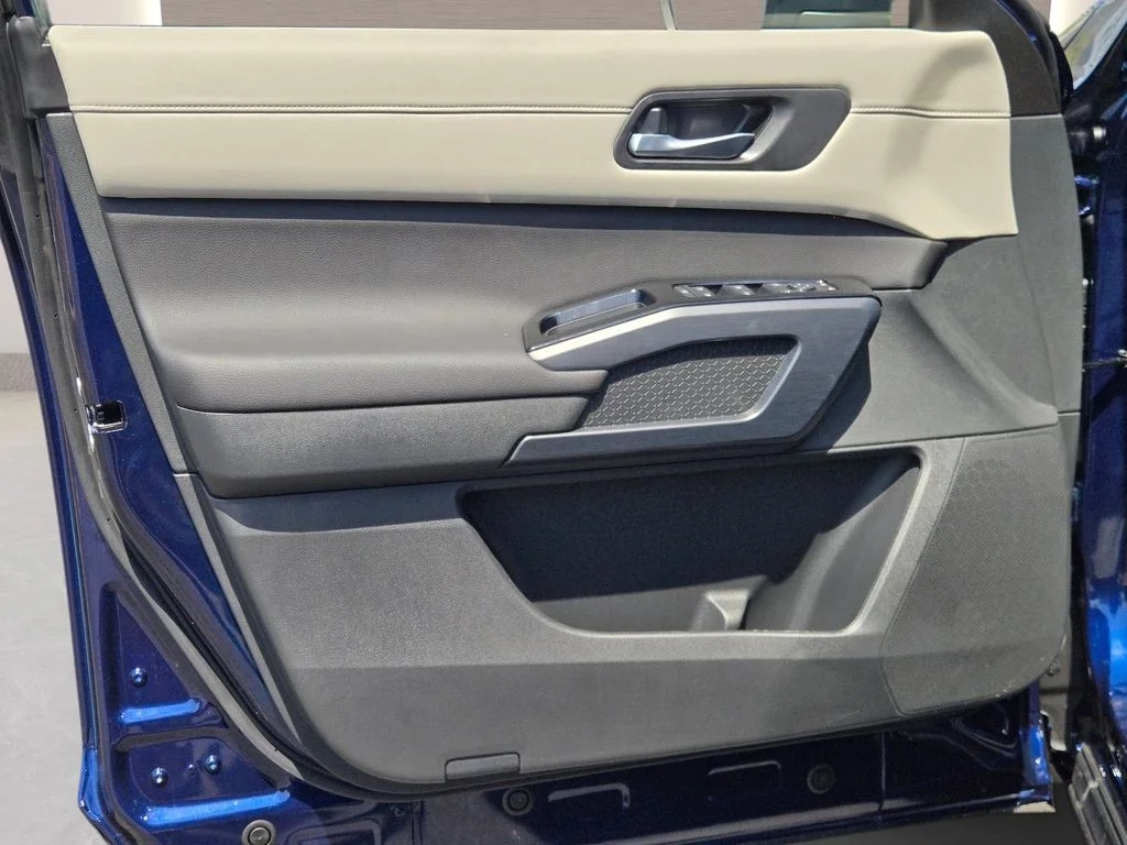 New 2026 Deep Ocean Blue Pearl Nissan SL image 20